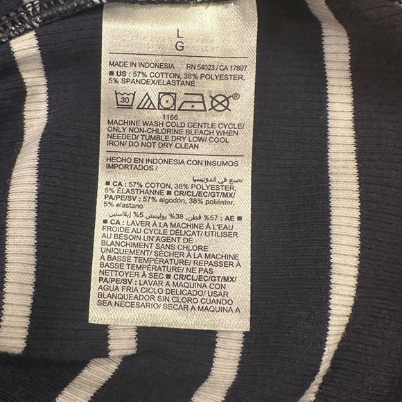 Old Navy Maternity Short-Sleeve Cinch-Front Top, Size Large. - Picture 3 of 5